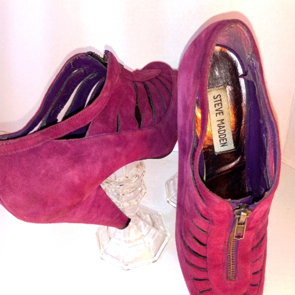 3/$30 STEVE MADDEN Purple Velvet Platform Pumps with front zipper